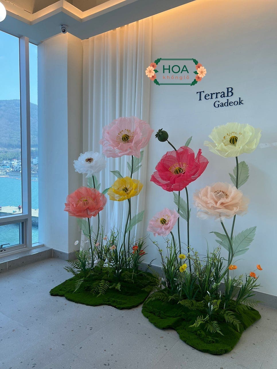 Hoa trang trí tiệc cưới khổng lồ - Ấn tượng sang trọng đẳng cấp 4 Hoa trang trí tiệc cưới được ứng dụng đa dạng trong nhiều không gian khác nhau