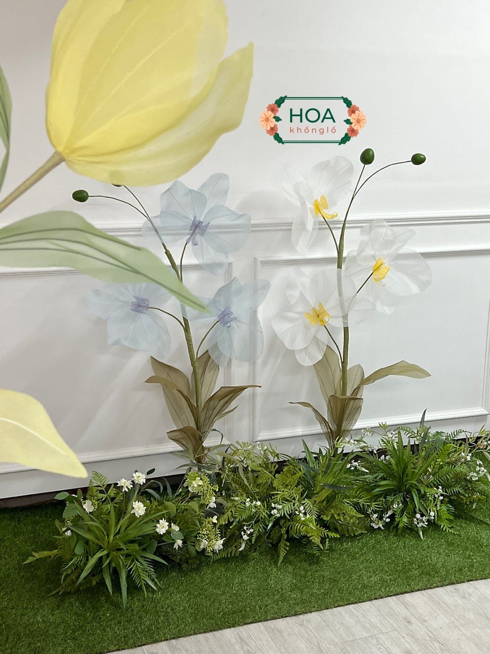Hoa trang trí tiệc cưới khổng lồ - Ấn tượng sang trọng đẳng cấp 6 Xưởng hoa khổng lồ là đơn vị gia công Hoa trang trí tiệc cưới khổng lồ giá rẻ