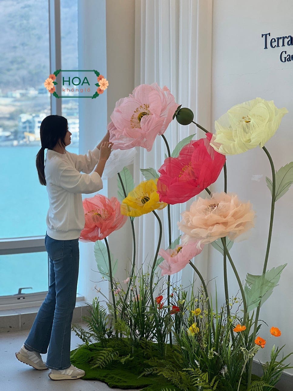 Hoa vải voan khổng lồ giá rẻ - Những mẫu trang trí đẹp & bền 2026 1 Với hơn 15 năm kinh nghiệm, thương hiệu này đã phục vụ hàng chục nghìn khách hàng