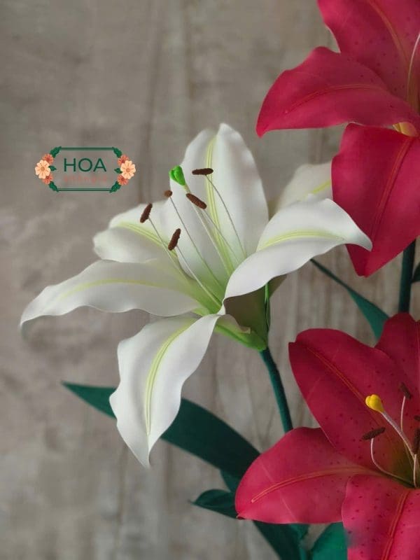 Hoa Ly Khổng Lồ bằng mút xốp XH0102 17 Hoa Ly Khổng Lồ mang lại hiệu ứng thị giác mạnh mẽ