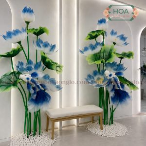 Số lượng bông được cân đối theo diện tích để tiểu cảnh sen hài hòa